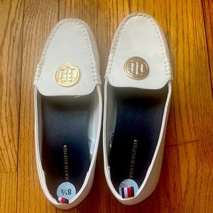 Tommy Hilfiger white leather loafers. Brand new!!! Size 8 1/2 women’s.